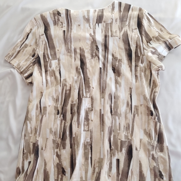 Woman's print tshirt - Picture 2 of 4